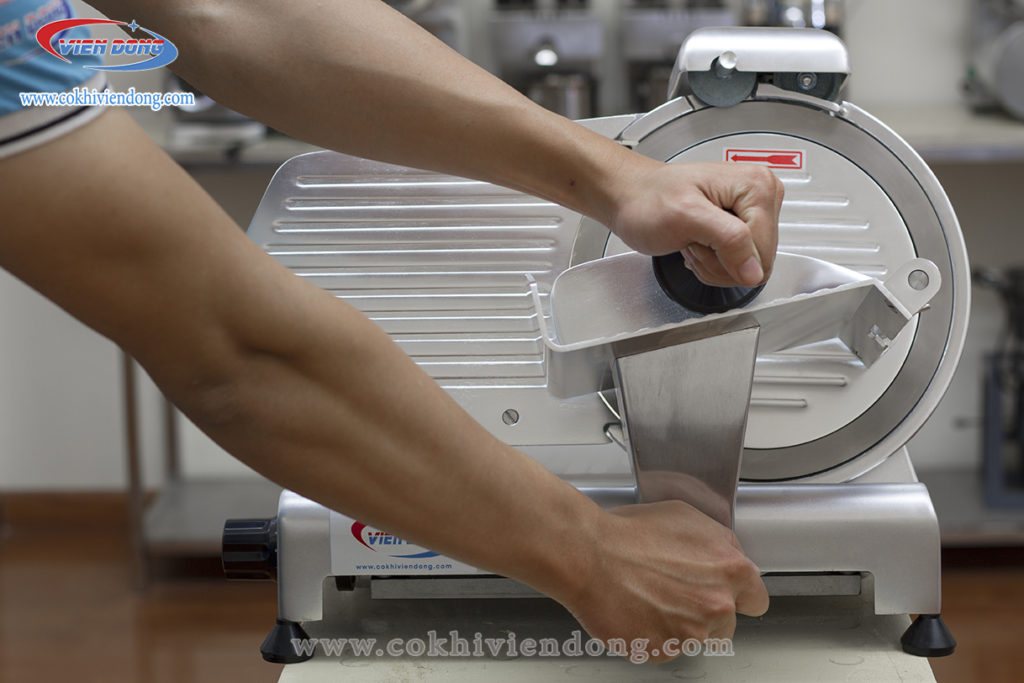 Máy thái thịt chín, thịt đông se lạnh